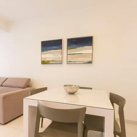 Modern In | Near Seafront & Beaches * 마르사스칼라