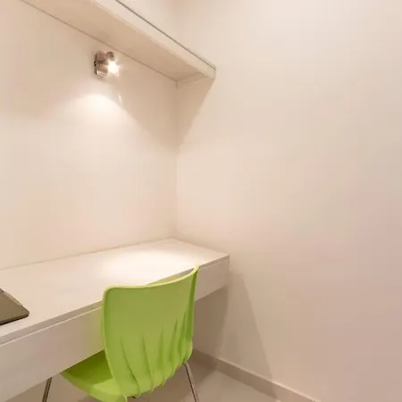 Modern In | Near Seafront & Beaches * 마르사스칼라