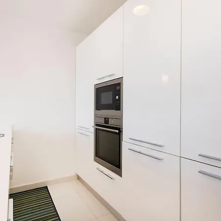 Modern In | Near Seafront & Beaches 아파트 마르사스칼라