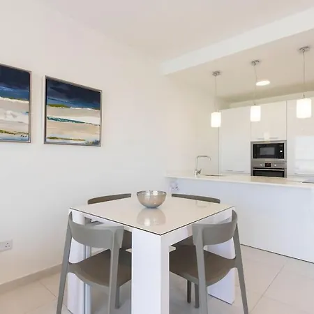 Modern In | Near Seafront & Beaches 아파트