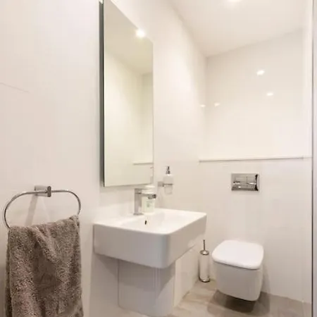 Modern In | Near Seafront & Beaches * 마르사스칼라