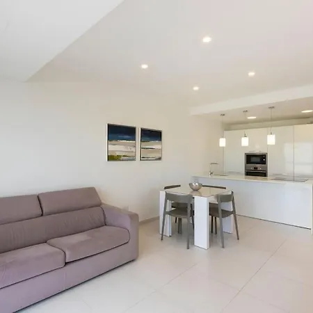 Modern In | Near Seafront & Beaches 마르사스칼라