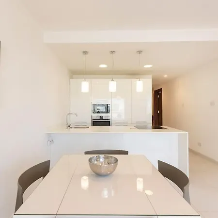 Modern In | Near Seafront & Beaches 아파트 마르사스칼라