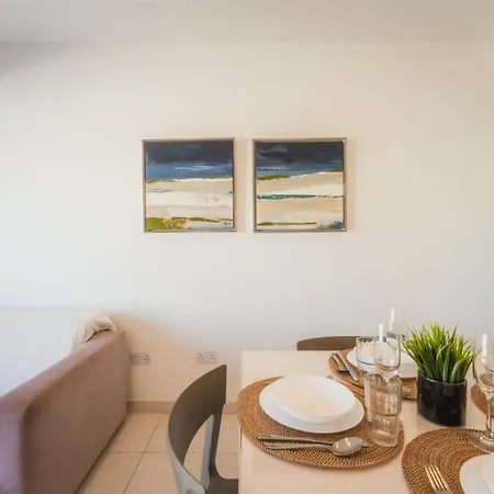 Modern In | Near Seafront & Beaches * 마르사스칼라