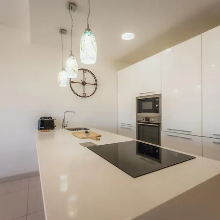 Modern In | Near Seafront & Beaches
