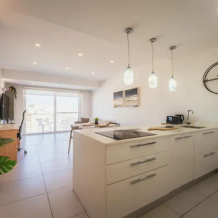 Modern In | Near Seafront & Beaches 아파트 마르사스칼라