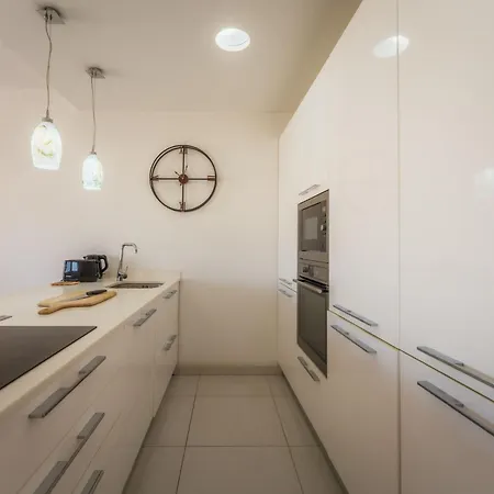 Modern In | Near Seafront & Beaches 마르사스칼라