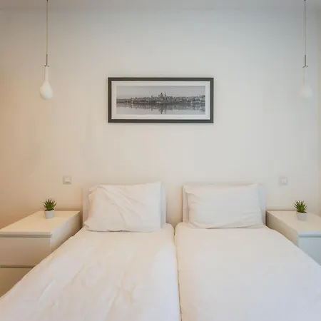 아파트 Modern In | Near Seafront & Beaches *