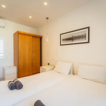 Modern In | Near Seafront & Beaches * 마르사스칼라