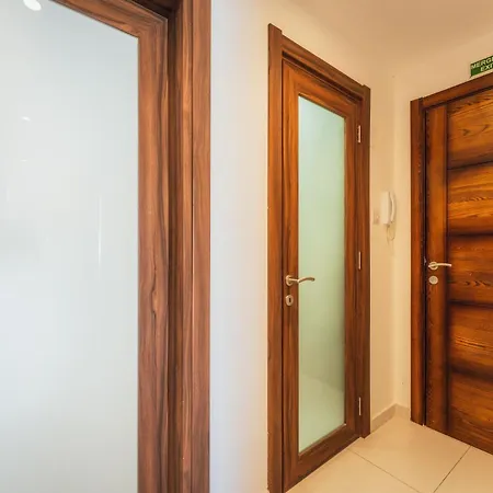 Modern In | Near Seafront & Beaches *