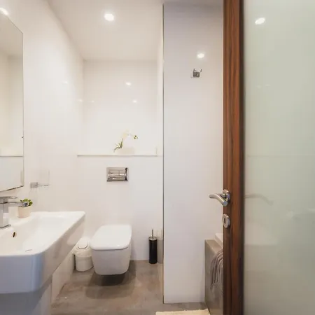 Modern In | Near Seafront & Beaches 마르사스칼라